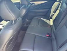 Infiniti QX56
