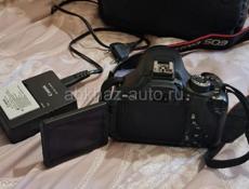 Продам фотоаппарат canon 600d 