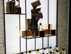 Сдаются полки под стенд для парфюмерии или сумок в магазине одежды центр 
