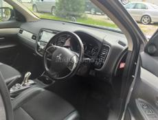 Mitsubishi Outlander XL