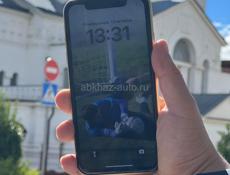 Продаю iPhone XR 