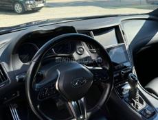 Infiniti QX56