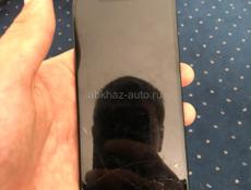 Экран на IPhone X ,битый но рабочий 