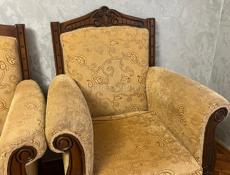 Продаю диван с 2 креслами