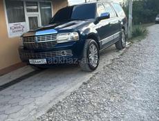 Lincoln Navigator