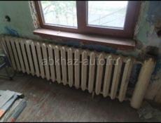 Звонить или писать на ватсап 7752026 Продаются отреставрированные деревянные двери 🚪 по 2500 р в отличном состоянии Вешалка новая 2500 Батарея 3000 р 