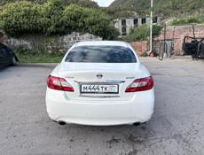 Nissan fuga