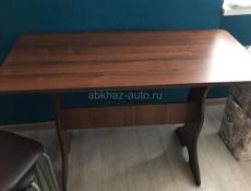Продаю стол