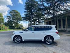 Infiniti QX56