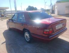 Mercedes-Benz 124