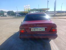 Mercedes-Benz 124