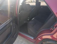 Mercedes-Benz 124