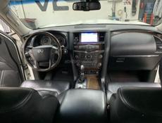 Infiniti QX56