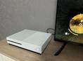 Продаю Xbox One is 