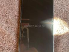 Пподаю или обменяю самсунг зип флип 5 на 256 работает идиельно любые проверки есть плёнка на экране и чихол , хлам не предлогать