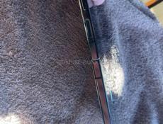 Пподаю или обменяю самсунг зип флип 5 на 256 работает идиельно любые проверки есть плёнка на экране и чихол , хлам не предлогать