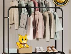 Продаётся новая вешалка 2500 р  Отреставрированные двери 🚪 деревянные по 2500р в отличном состоянии Звонить или писать на ватсап 7752026