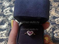Бриллиантовое кольцо.