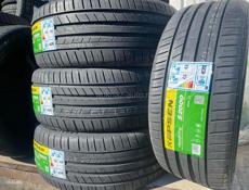 Всесезонные шины 245/40 R18- новые