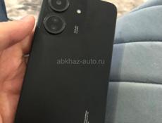 Redmi  128 GB ✅зарядку держит долго . 