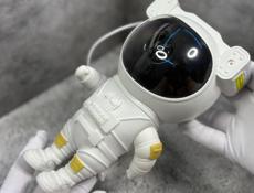 Ночник-проэктор Astronaut