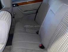 Mercedes-Benz 124