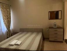 Уютный дом, расположенный прямо на живописной набережной Махаджиров в Сухуме.