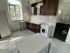 Второй этаж двухэтажного дома в районе вокзала 