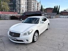 Nissan fuga
