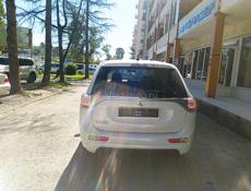 Mitsubishi Outlander XL