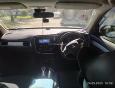 Mitsubishi Outlander XL