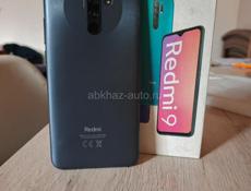 Продается смартфон Redmi в идеальном состоянии за исключением небольшой трещинки