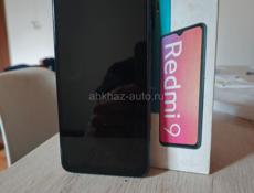 Продается смартфон Redmi в идеальном состоянии за исключением небольшой трещинки