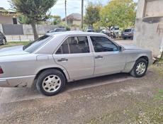 Mercedes-Benz 124
