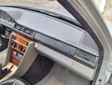 Mercedes-Benz 124