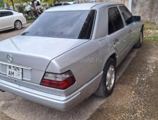 Mercedes-Benz 124