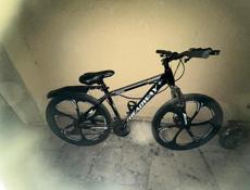 Срочно продаю велик нужно менять звёздочку и задний тормоз остальное всё целое