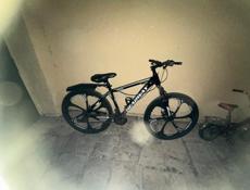 Срочно продаю велик нужно менять звёздочку и задний тормоз остальное всё целое