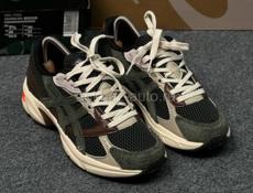 Новые кроссовки ASICS