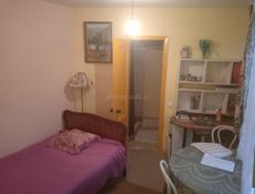 Рядом с АГУ 