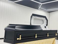 Гробы, кресты, памятники, венки, накидки, лампады, вазы