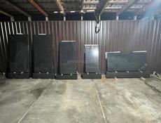 Гробы, кресты, памятники, венки, накидки, лампады, вазы