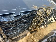 Гробы, кресты, памятники, венки, накидки, лампады, вазы