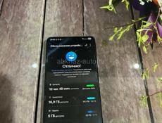 Samsung Galaxy S21 ultra 5G телефон в хорошем состоянии стоит защитное стекло комплект зарядка с блоком пару чехлов  доки имеются 