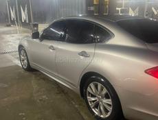 Infiniti M35