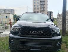 Toyota Sequoia
