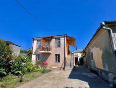 Сдаются двухкомнатная квартира в частном доме до конца июня