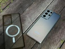 Samsung Galaxy S21 ultra 5G  в хорошем состоянии стоит защитное стекло в комплекте коробка блок шнур пару чехлов