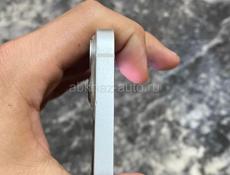 Продам айфон 13