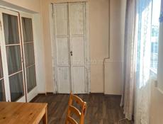 Продается двухкомнатная в центре